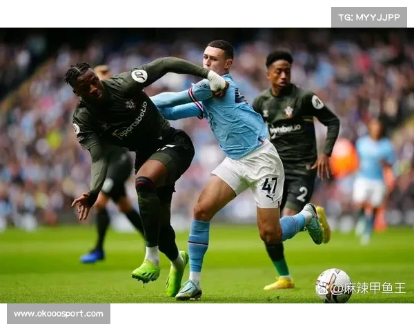 科莫客场三球大胜战术解读：如何利用中场突破打破僵局